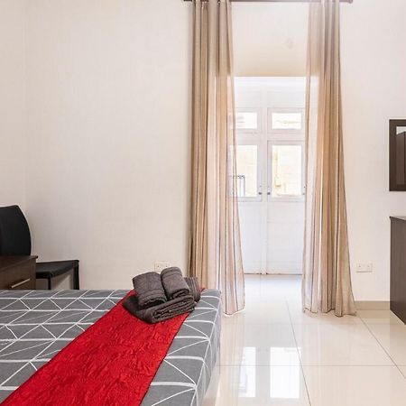 Superbly Located Cosy 2-Bedroom Apartment Valletta Buitenkant foto